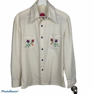 Vintage 60s embroidered button up shirt medium
